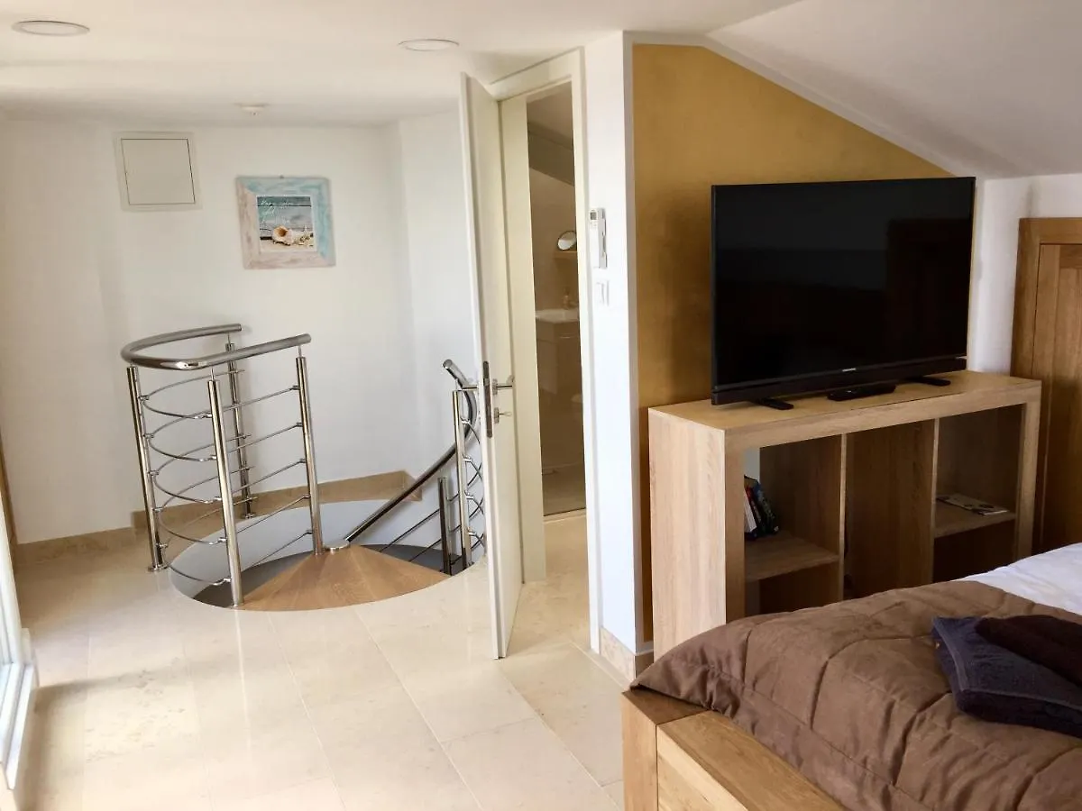 Villa Sabine Apartment Cres Medveja